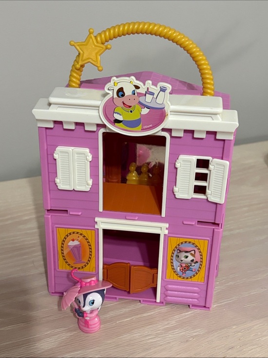 Sheriff Callie’s Wild West Other - Ella Cowbelle’s Milk Saloon & Priscilla Skunk  Sheriff Callie’s Wild West